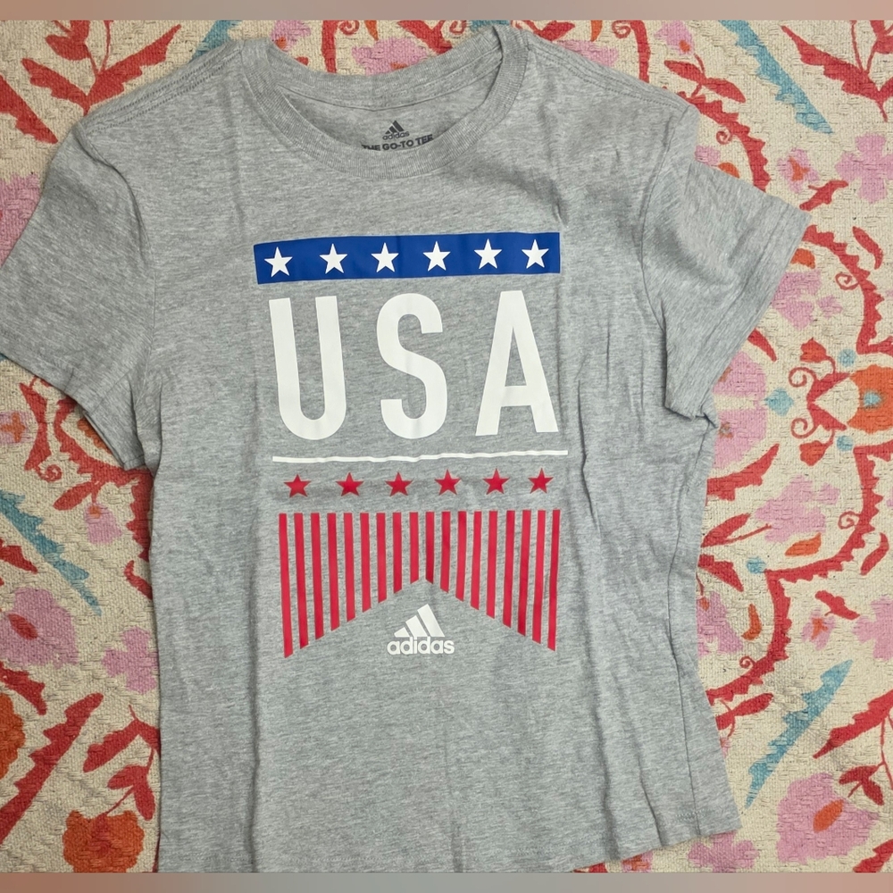 Adidas tee